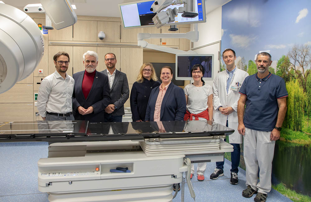 Feierliche Inbetriebnahme eines hochmodernen Linearbeschleunigers an der Universitätsmedizin Magdeburg.